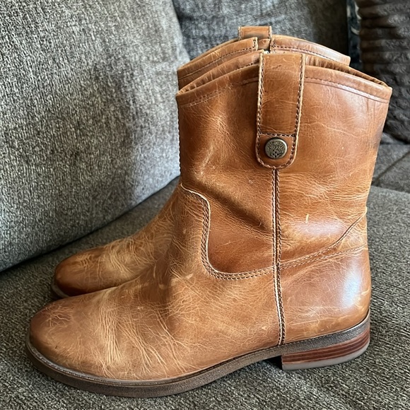 Vince Camuto Payatt Boots Size 8 M Warm Cognac Patina Round Toe - Picture 6 of 16